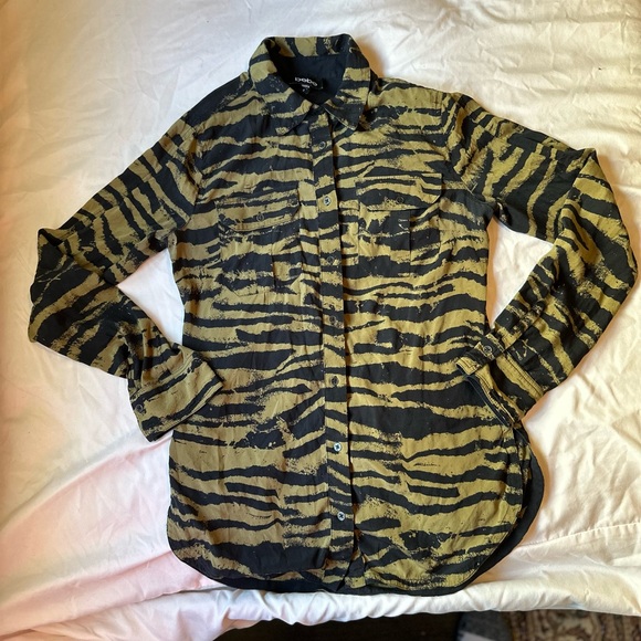 Bebe khaki Zebra Print  Button Down Shirt Top Blouse - Picture 7 of 7